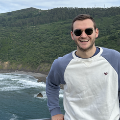 Carlos Larriu - Software and DevOps Engineer